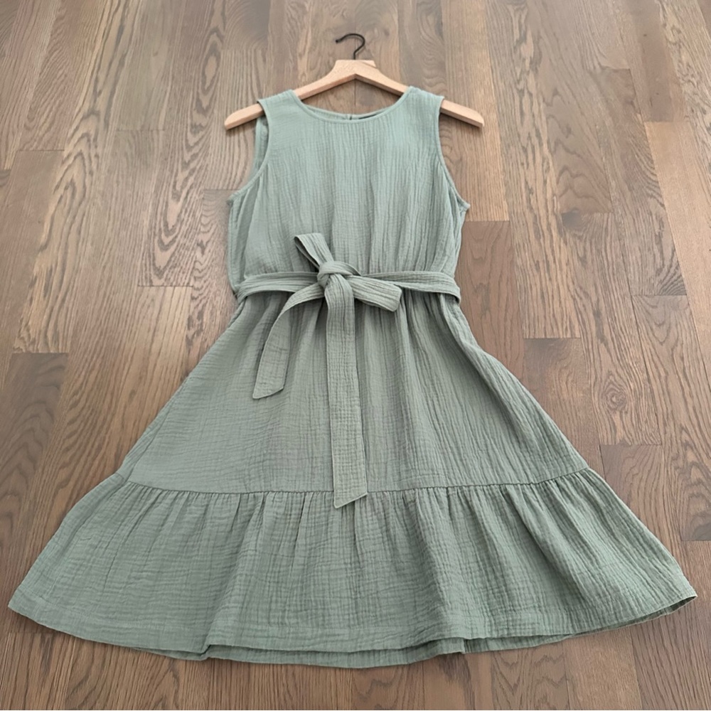 NWT GAP Ruffle Hem Gauze Tie-Waist Sleeveless Dress in Sage Green Size Small - Picture 2 of 8